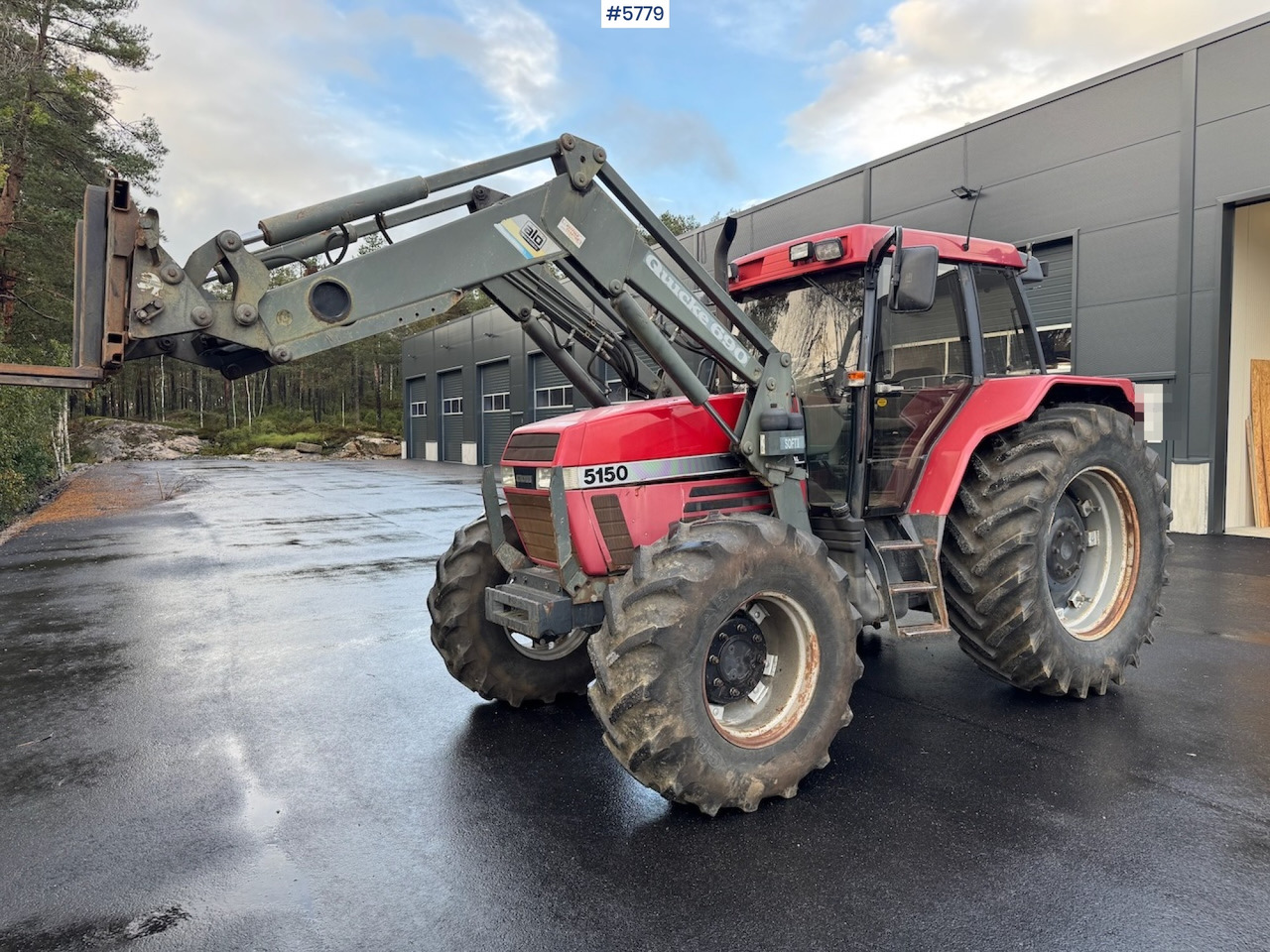 1995 Case IH 5150 Maxxum w/ front loader. - Трактор: фото 1 1995 Case IH 5150 Maxxum w/ front loader. - Трактор: фото 1