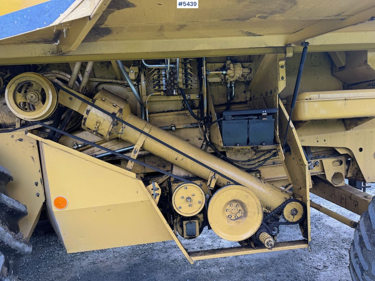 Зерноуборочный комбайн 1995 New Holland TX65 m/ 20 fot skjærebord og henger: фото 13 Зерноуборочный комбайн 1995 New Holland TX65 m/ 20 fot skjærebord og henger: фото 13