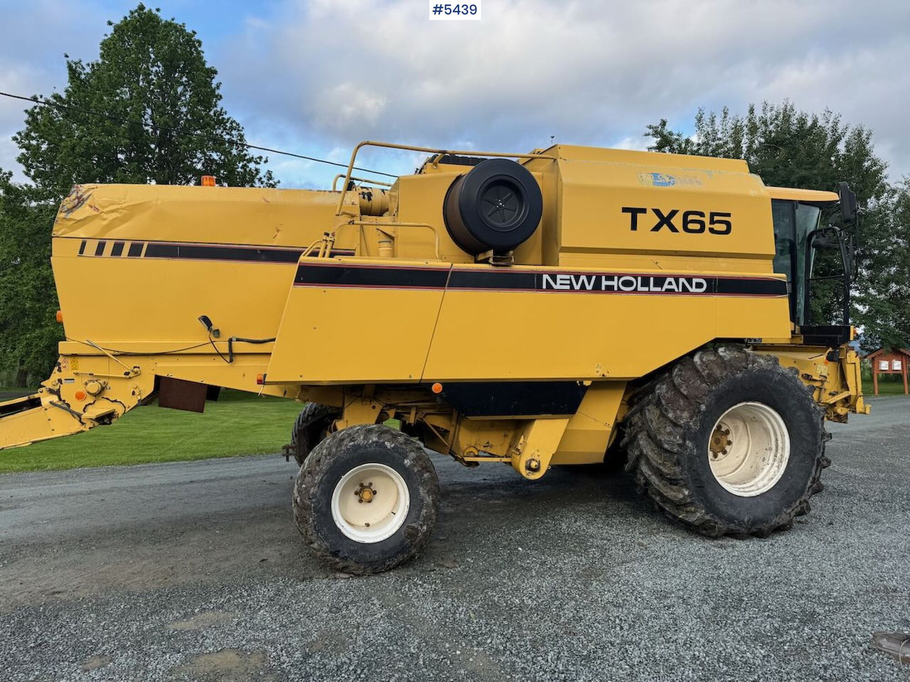 Зерноуборочный комбайн 1995 New Holland TX65 m/ 20 fot skjærebord og henger: фото 7 Зерноуборочный комбайн 1995 New Holland TX65 m/ 20 fot skjærebord og henger: фото 7