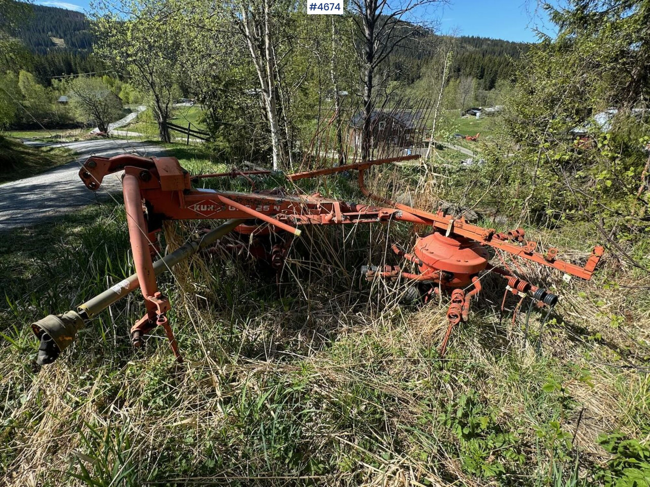 1998 Kuhn GRS 25 - Техника для сенозаготовки: фото 1 1998 Kuhn GRS 25 - Техника для сенозаготовки: фото 1