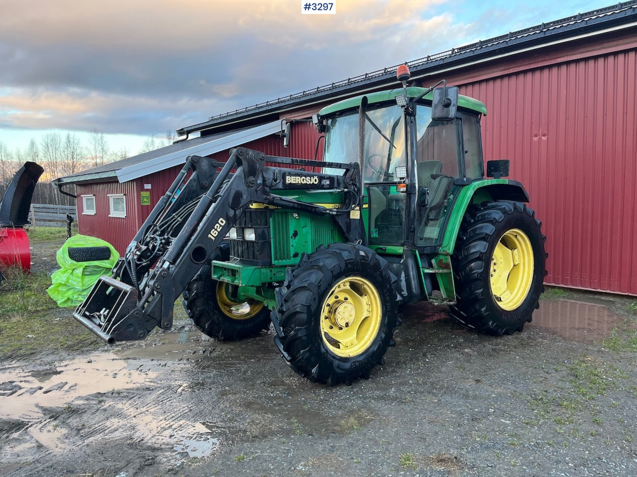 1999 John Deere 6210 SE with Front Loader - Трактор: фото 1 1999 John Deere 6210 SE with Front Loader - Трактор: фото 1