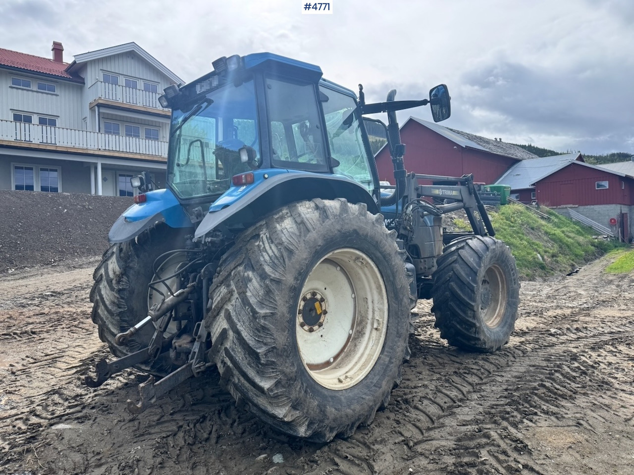2000 New Holland TM135 4x4 w/ Front loader - Трактор: фото 5 2000 New Holland TM135 4x4 w/ Front loader - Трактор: фото 5