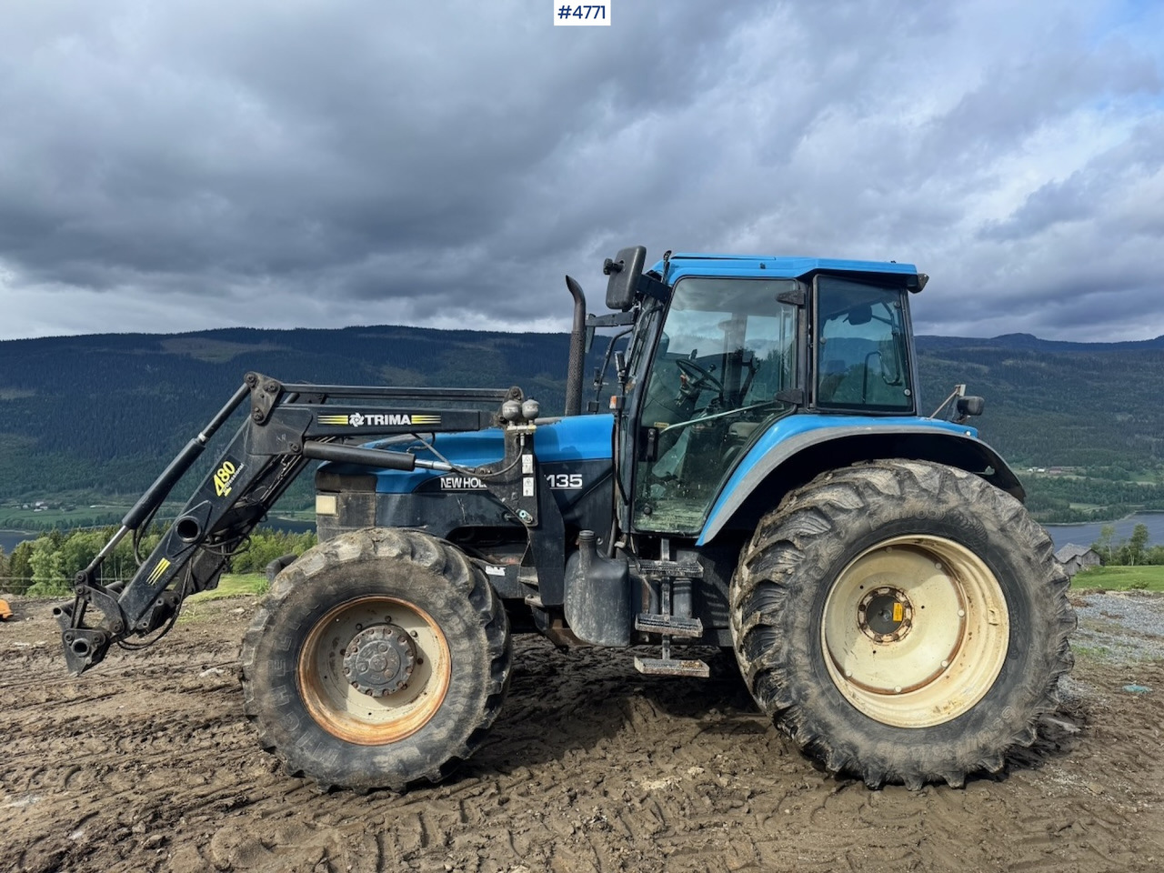 2000 New Holland TM135 4x4 w/ Front loader - Трактор: фото 2 2000 New Holland TM135 4x4 w/ Front loader - Трактор: фото 2