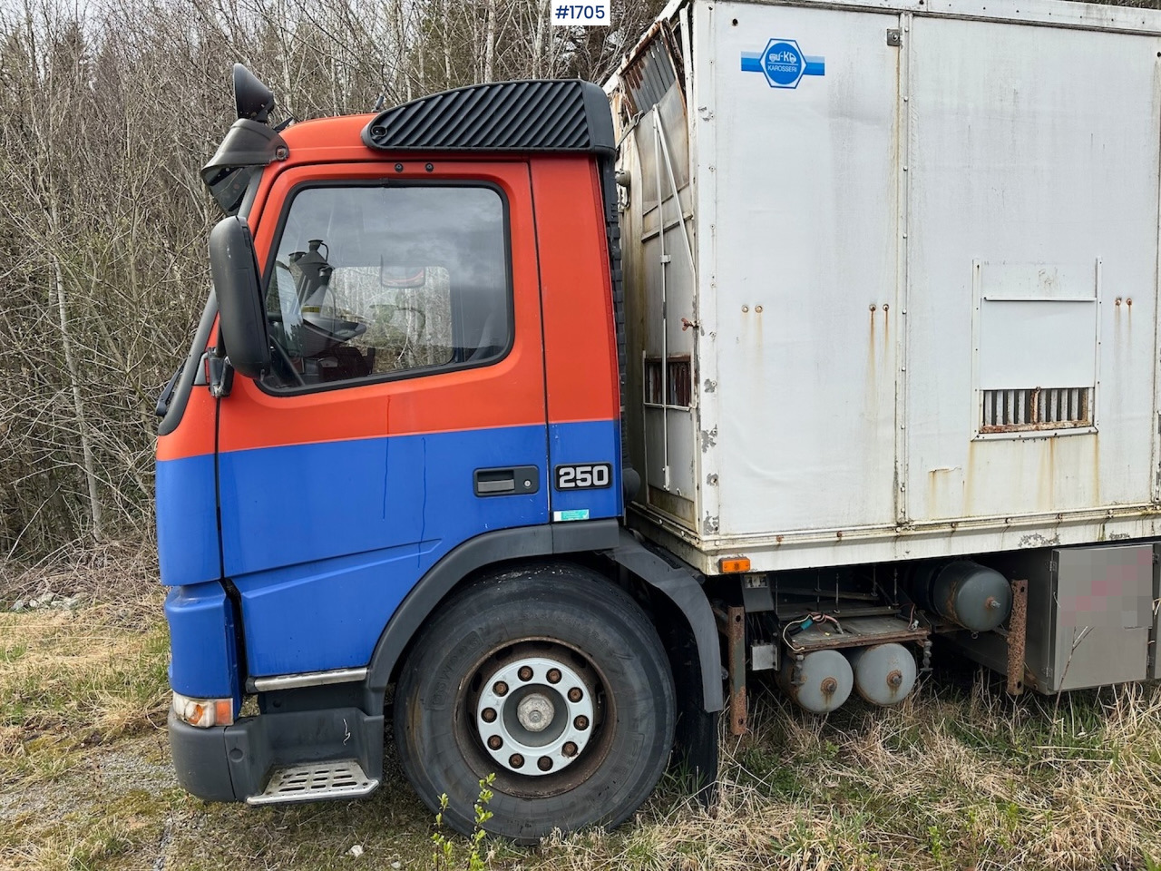 2000 Volvo 250 4x2 reparasjonsobjekt - Грузовик с закрытым кузовом: фото 4 2000 Volvo 250 4x2 reparasjonsobjekt - Грузовик с закрытым кузовом: фото 4