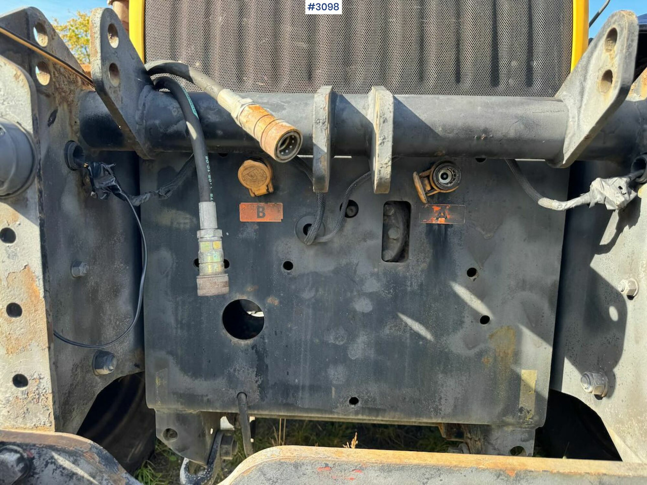 Трактор 2001 JCB Fastrac 3185 4x4. The plow rigged and two sets of tires.: фото 13 Трактор 2001 JCB Fastrac 3185 4x4. The plow rigged and two sets of tires.: фото 13