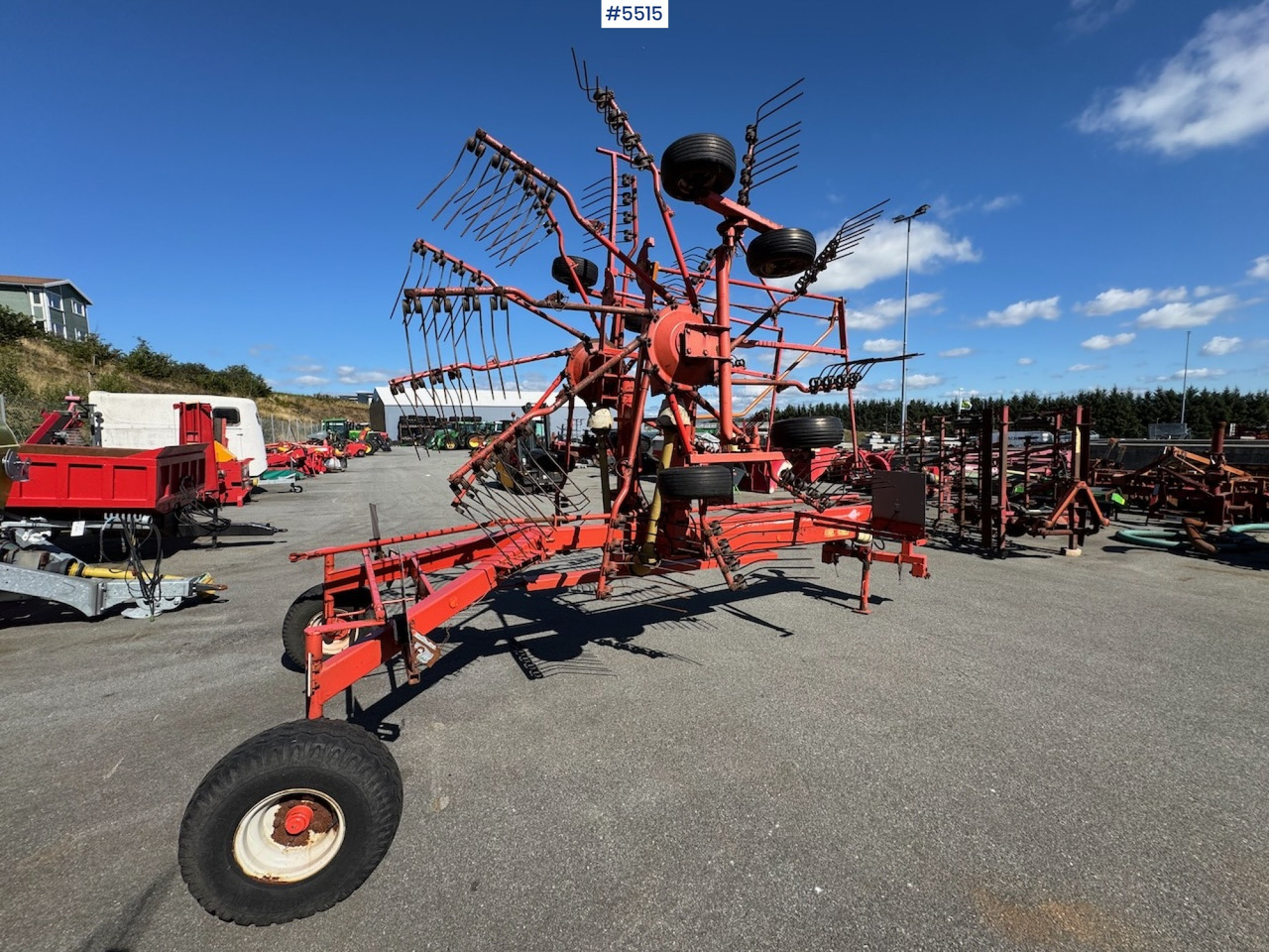 2002 Kuhn GA 7301 Collecting rake - Техника для сенозаготовки: фото 1 2002 Kuhn GA 7301 Collecting rake - Техника для сенозаготовки: фото 1