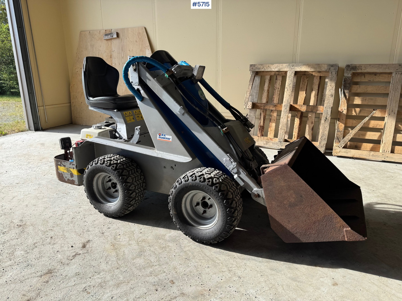 2005 Multione F14B - Компактный фронтальный погрузчик: фото 1 2005 Multione F14B - Компактный фронтальный погрузчик: фото 1