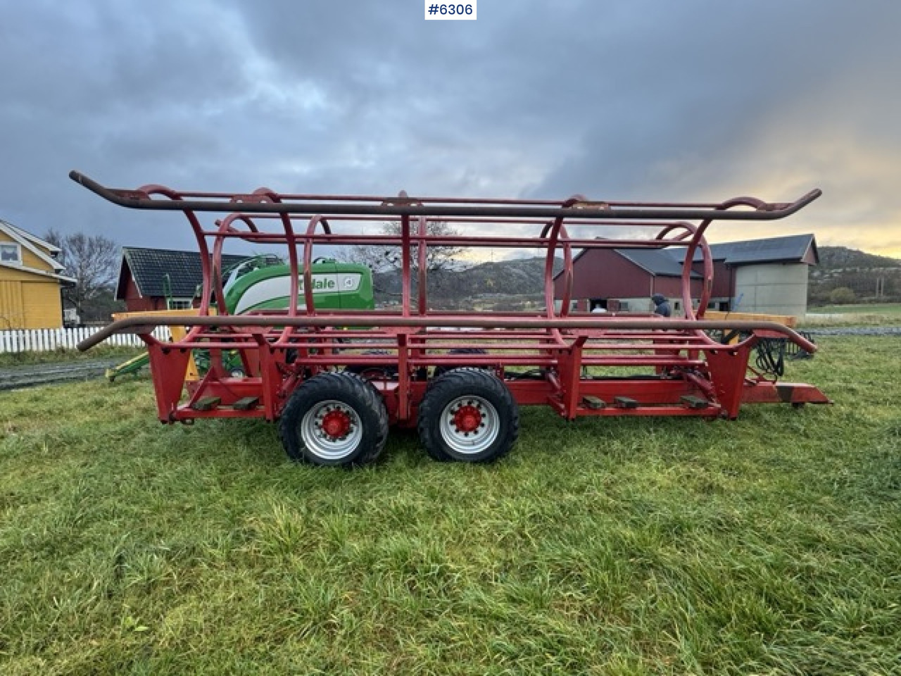 2011 Keltec round bale trailer - Техника для сенозаготовки: фото 1 2011 Keltec round bale trailer - Техника для сенозаготовки: фото 1