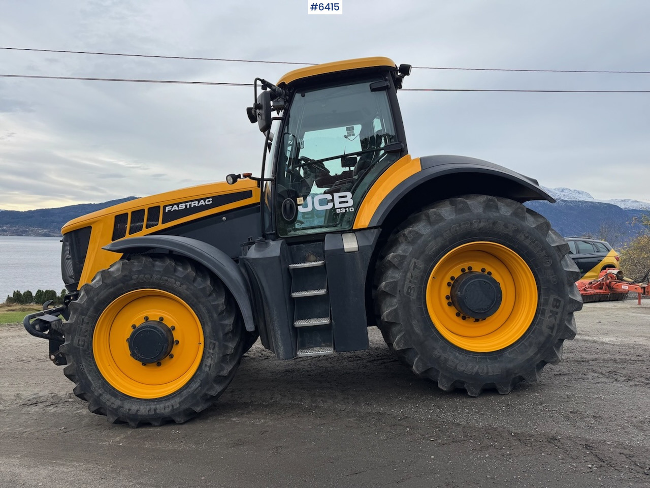 2012 JCB 8310 Fastrac w/ front hydraulics. - Трактор: фото 1 2012 JCB 8310 Fastrac w/ front hydraulics. - Трактор: фото 1