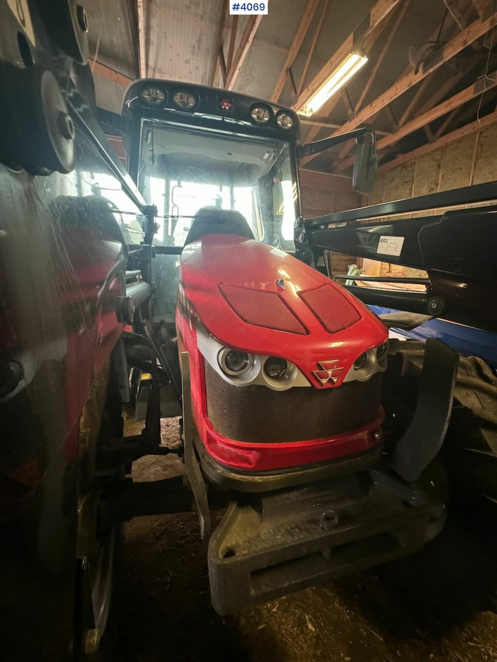 2013 Massey Ferguson 5455 w/ front loader, 2 buckets, pallet forks and blades. 1020 hours! - Трактор: фото 5 2013 Massey Ferguson 5455 w/ front loader, 2 buckets, pallet forks and blades. 1020 hours! - Трактор: фото 5
