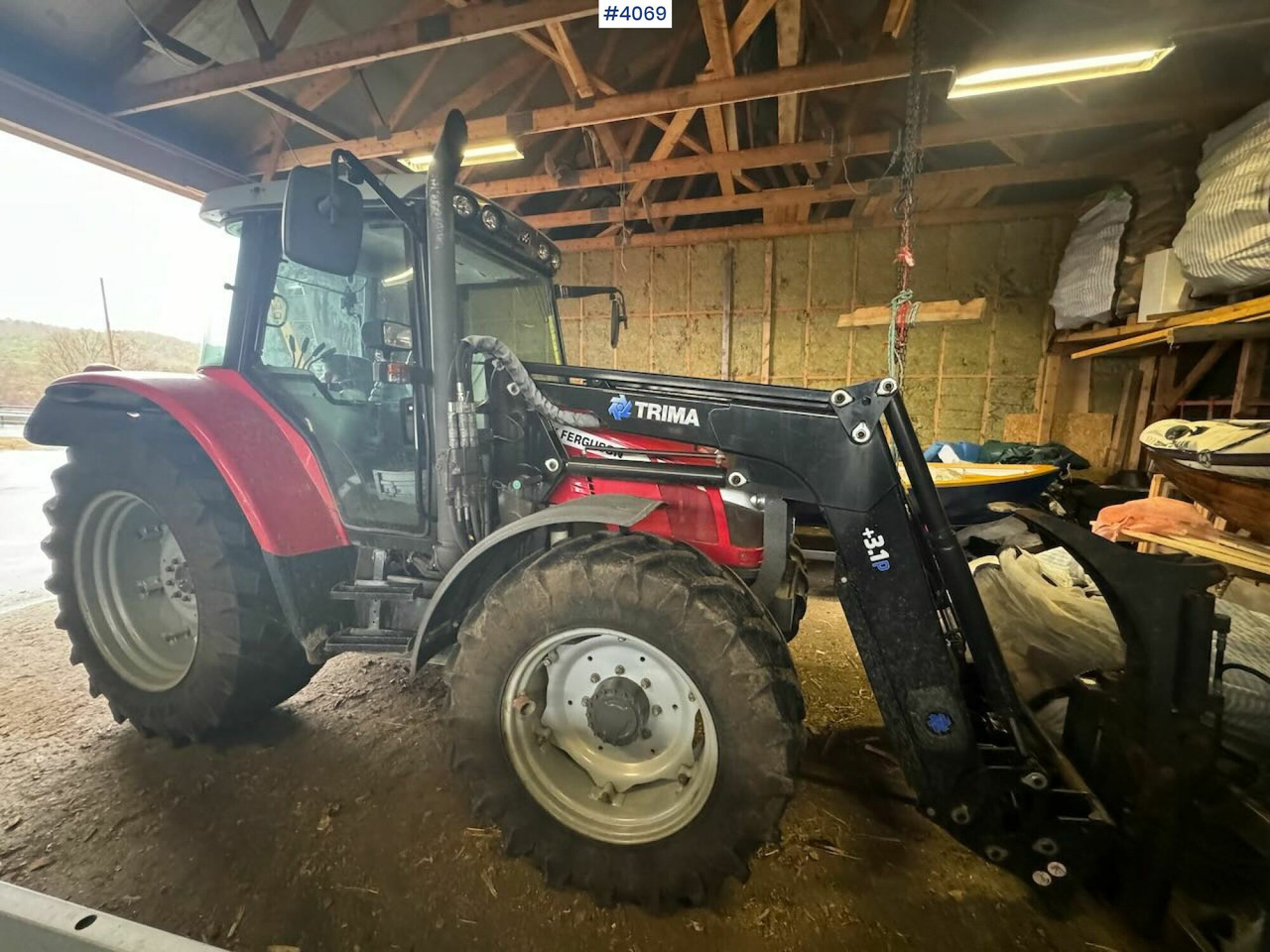 2013 Massey Ferguson 5455 w/ front loader, 2 buckets, pallet forks and blades. 1020 hours! - Трактор: фото 4 2013 Massey Ferguson 5455 w/ front loader, 2 buckets, pallet forks and blades. 1020 hours! - Трактор: фото 4
