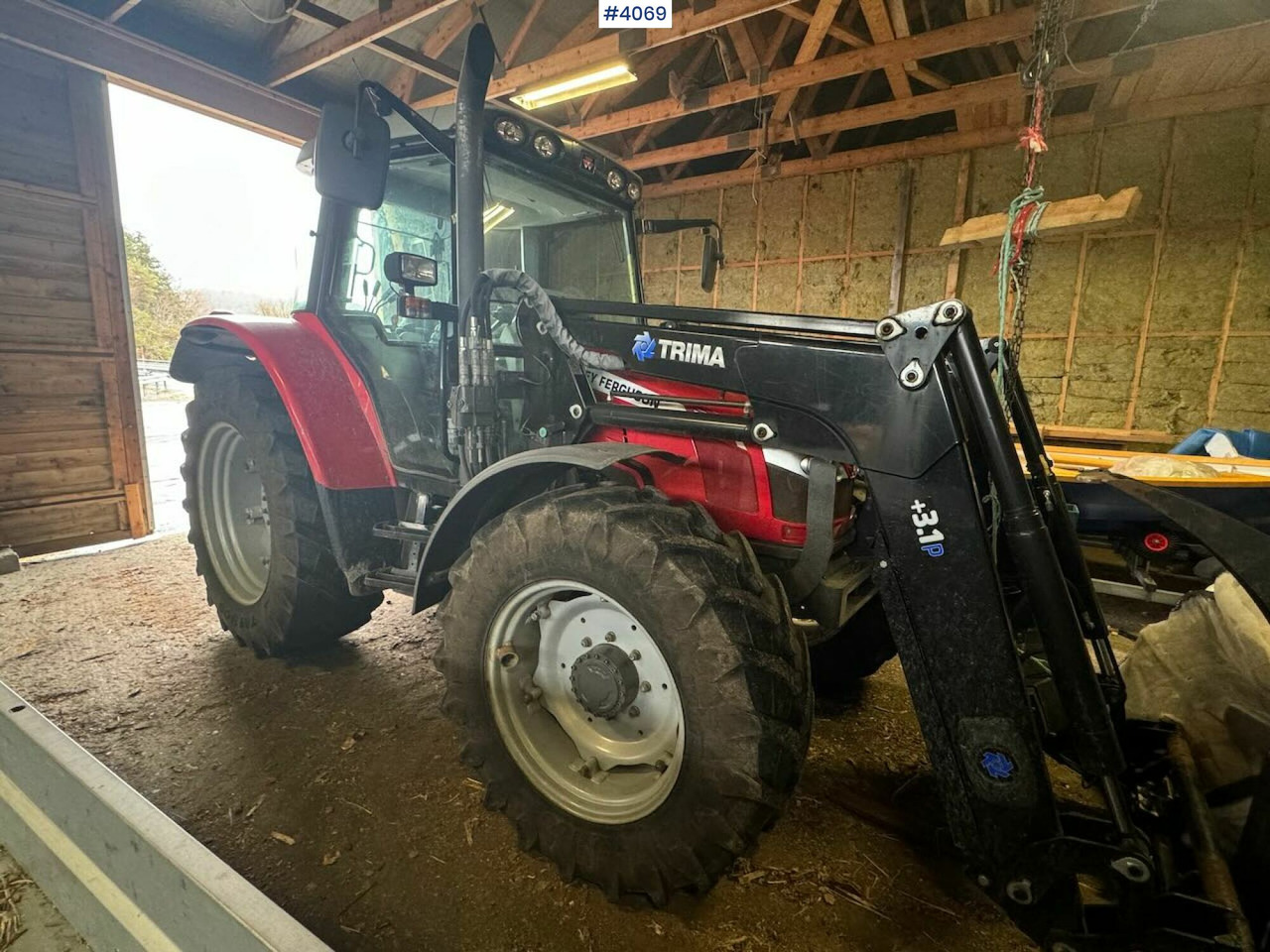 2013 Massey Ferguson 5455 w/ front loader, 2 buckets, pallet forks and blades. 1020 hours! - Трактор: фото 2 2013 Massey Ferguson 5455 w/ front loader, 2 buckets, pallet forks and blades. 1020 hours! - Трактор: фото 2