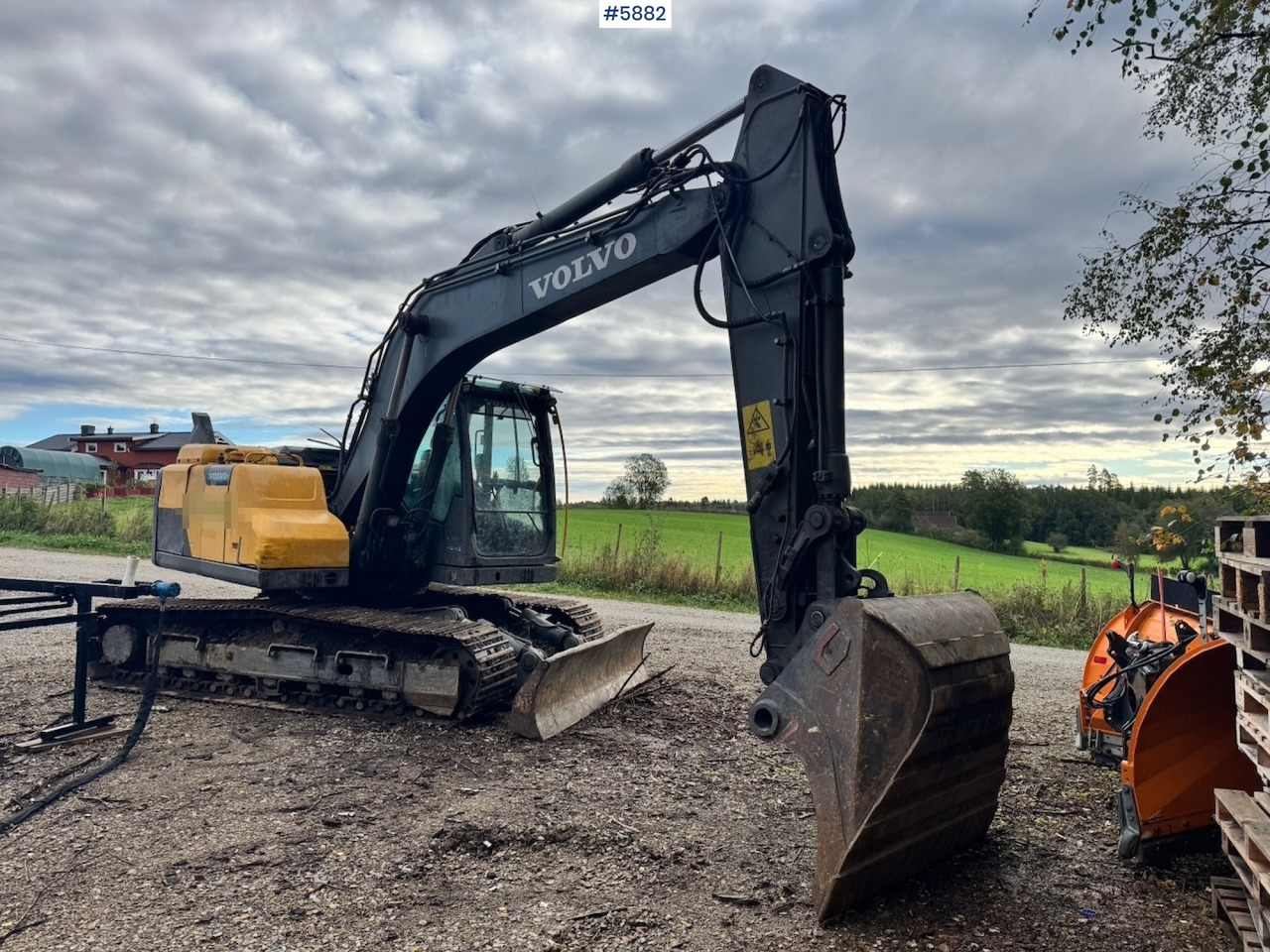 Экскаватор 2013 Volvo EC140DL Crawler Excavator w/ Cleaning Bucket.: фото 7