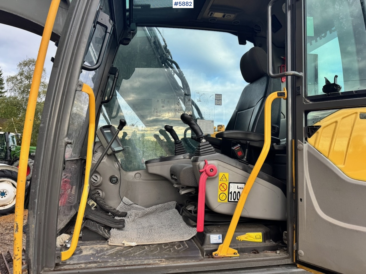 Экскаватор 2013 Volvo EC140DL Crawler Excavator w/ Cleaning Bucket.: фото 15