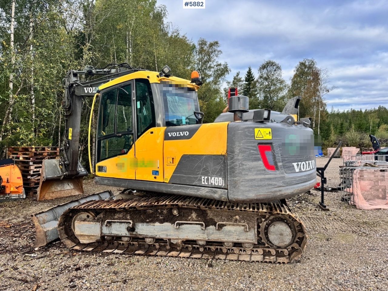 2013 Volvo EC140DL Crawler Excavator w/ Cleaning Bucket. - Экскаватор: фото 5 2013 Volvo EC140DL Crawler Excavator w/ Cleaning Bucket. - Экскаватор: фото 5