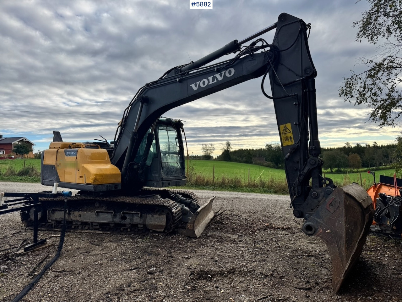 Экскаватор 2013 Volvo EC140DL Crawler Excavator w/ Cleaning Bucket.: фото 8