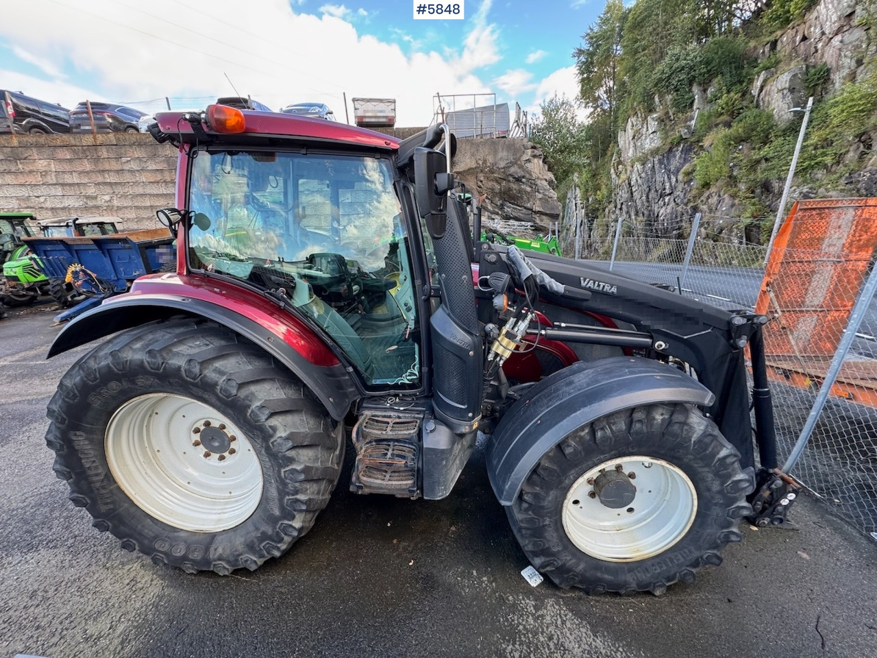 Трактор 2018 Valtra N174 w/ front loader and plow plate.: фото 7