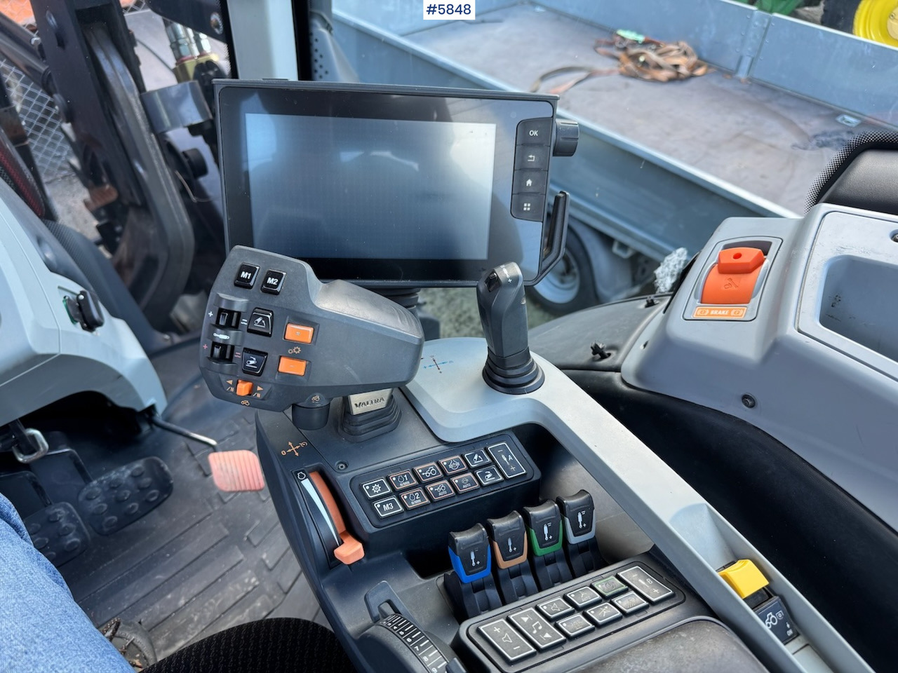 Трактор 2018 Valtra N174 w/ front loader and plow plate.: фото 20