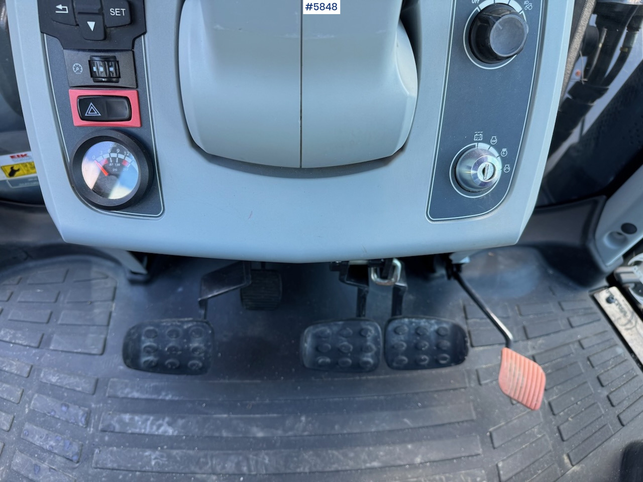 Трактор 2018 Valtra N174 w/ front loader and plow plate.: фото 19