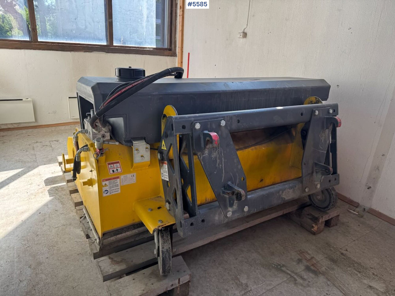 2019 Vama EHK A 2000 sweeper with collector - Щетка: фото 2 2019 Vama EHK A 2000 sweeper with collector - Щетка: фото 2