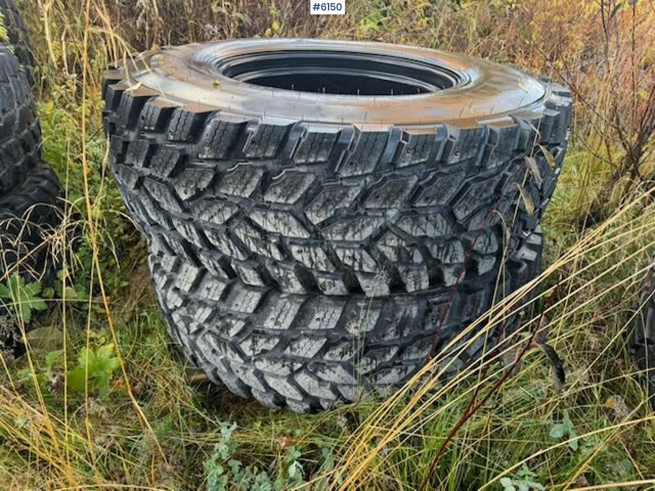 Complete set of Nokian studded tires - Шина для Сельскохозяйственной техники: фото 2 Complete set of Nokian studded tires - Шина для Сельскохозяйственной техники: фото 2
