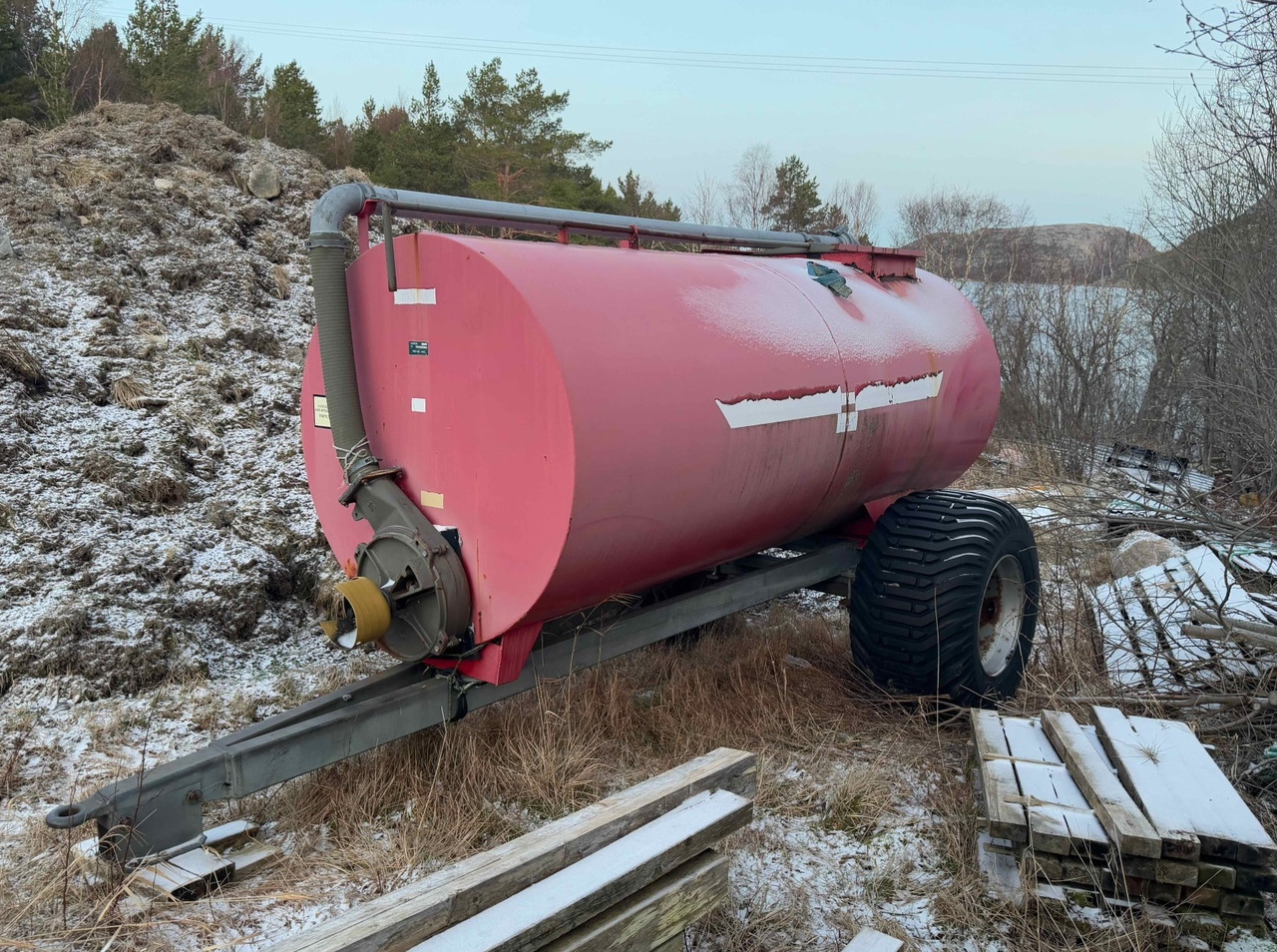Fertilizer tank 6000 liters - Цистерна для жидкого навоза: фото 1 Fertilizer tank 6000 liters - Цистерна для жидкого навоза: фото 1