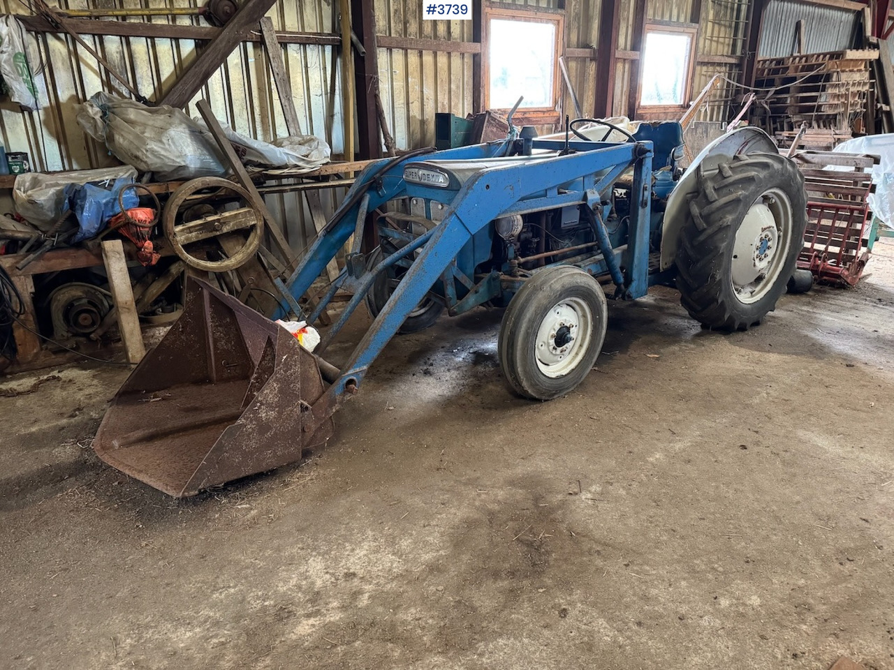 Ford Super Dexta w/front loader - Трактор: фото 1 Ford Super Dexta w/front loader - Трактор: фото 1