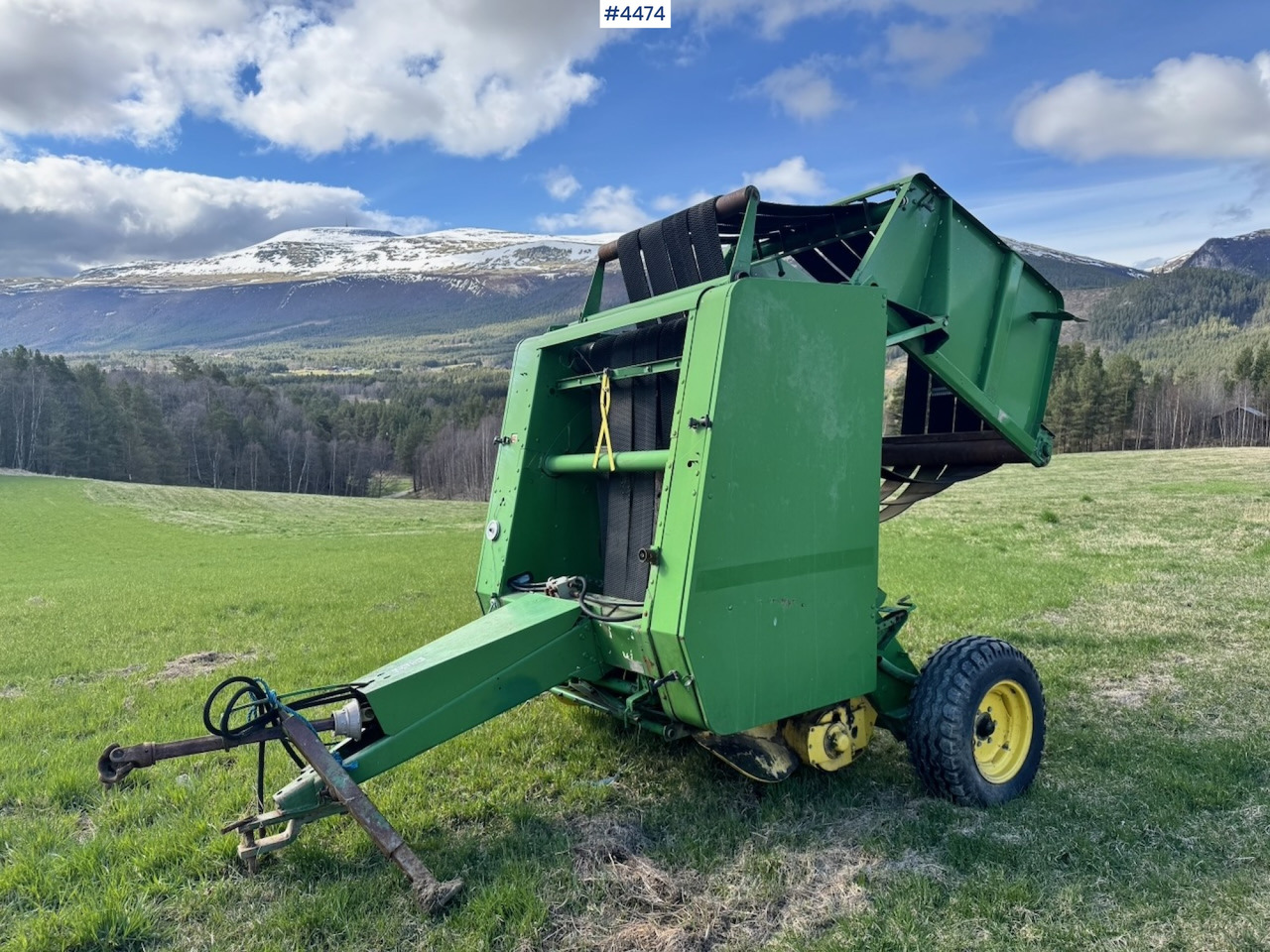 John Deere 545 Round Baler - Техника для сенозаготовки: фото 1 John Deere 545 Round Baler - Техника для сенозаготовки: фото 1