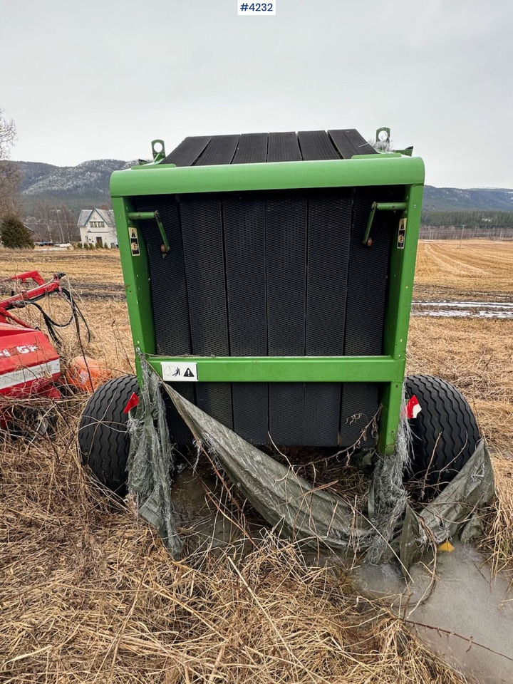 Техника для сенозаготовки John Deere 545 Round baler: фото 8