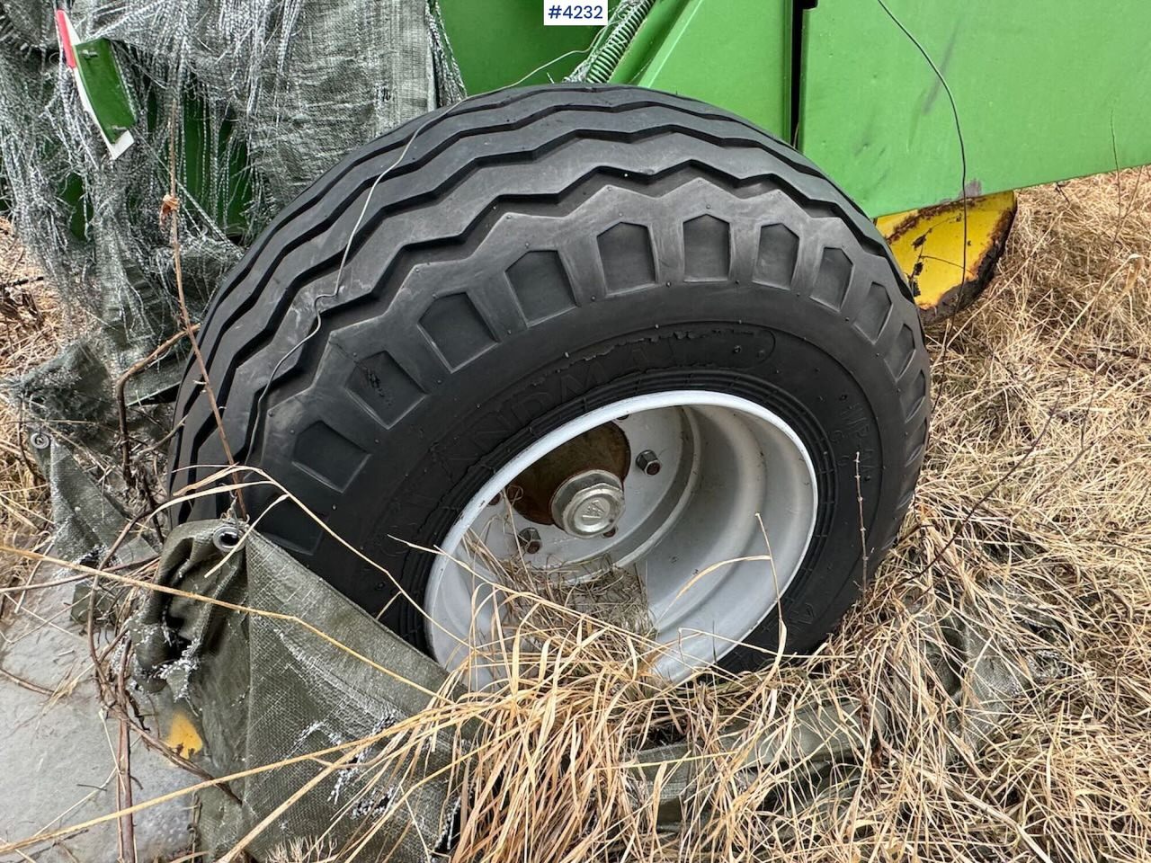 Техника для сенозаготовки John Deere 545 Round baler: фото 17