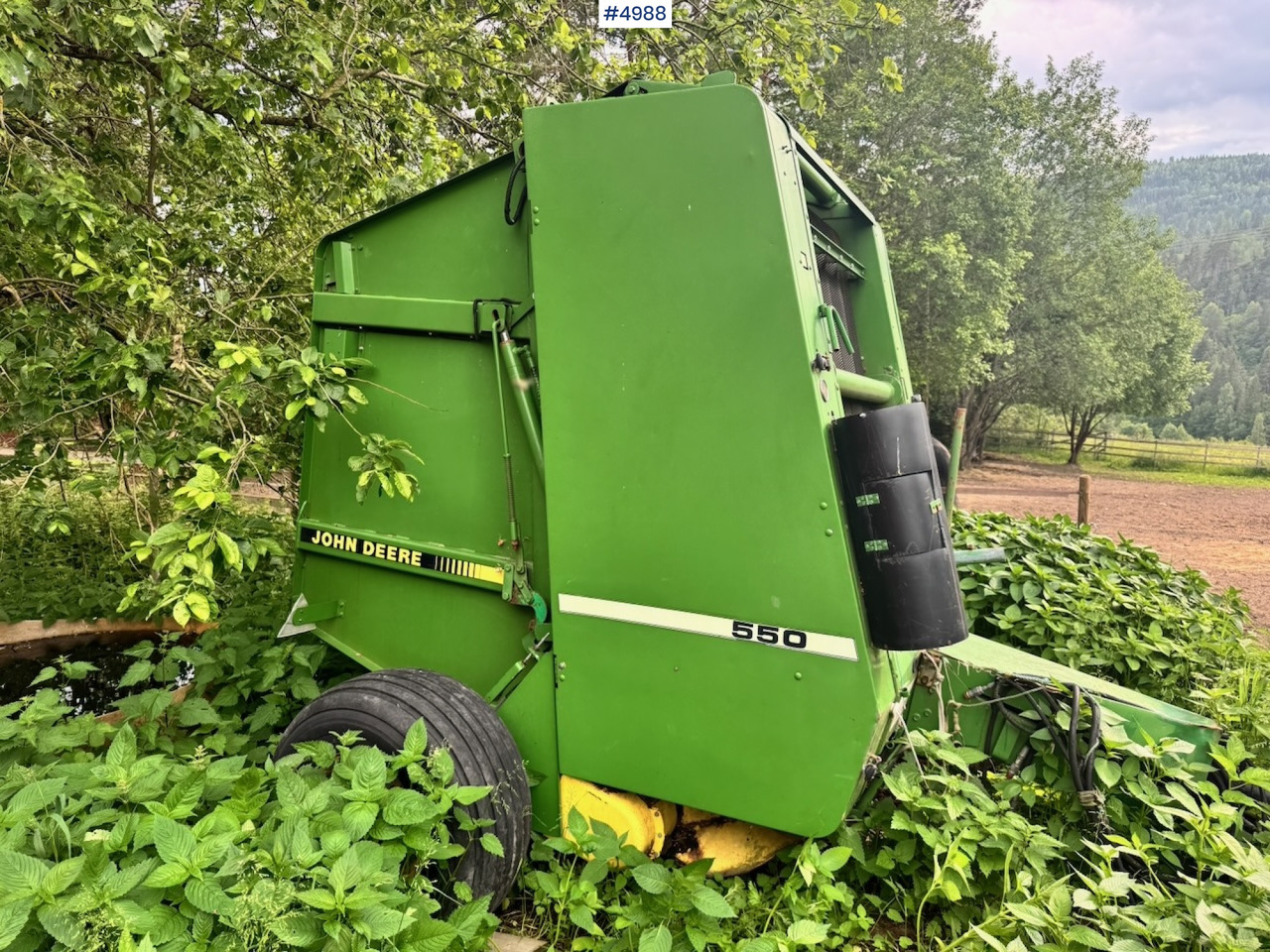 John Deere 550 Round baler with control box - Техника для сенозаготовки: фото 2 John Deere 550 Round baler with control box - Техника для сенозаготовки: фото 2