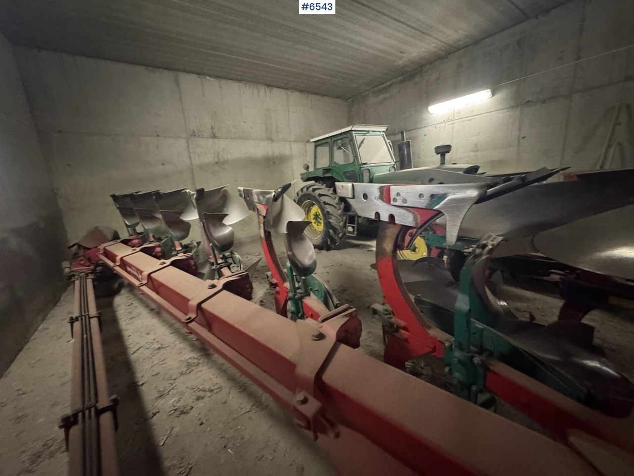 Kverneland PB100 6-Flour Vario Semi-Reversible Plough - Техника для обработки почвы: фото 5 Kverneland PB100 6-Flour Vario Semi-Reversible Plough - Техника для обработки почвы: фото 5