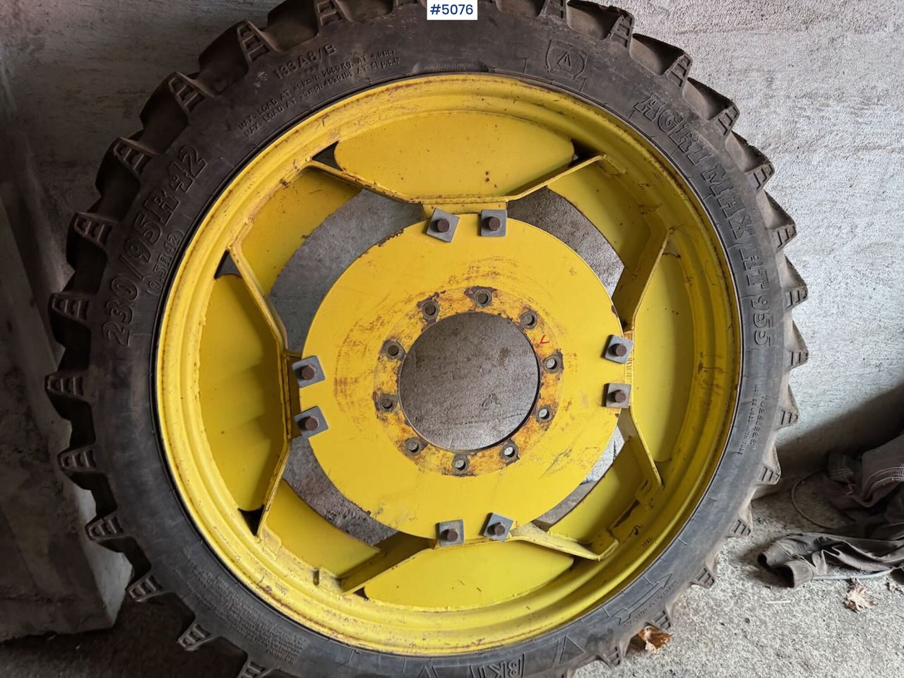 Sprayer Wheels (used on a John Deere 6830) - Опрыскиватель: фото 4 Sprayer Wheels (used on a John Deere 6830) - Опрыскиватель: фото 4