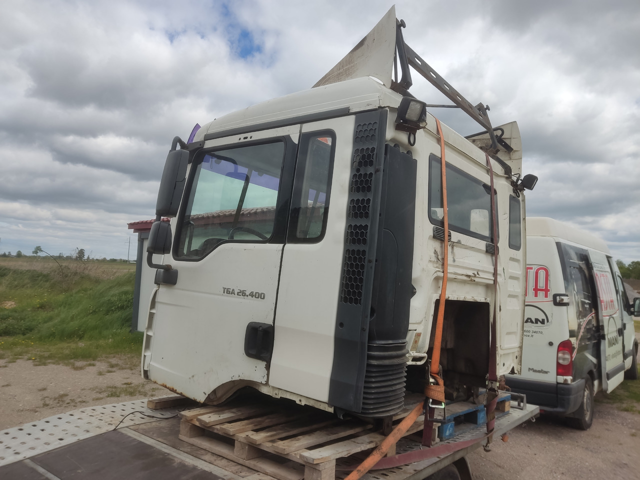 MAN cab F99/L17 - Кабина: фото 3 MAN cab F99/L17 - Кабина: фото 3