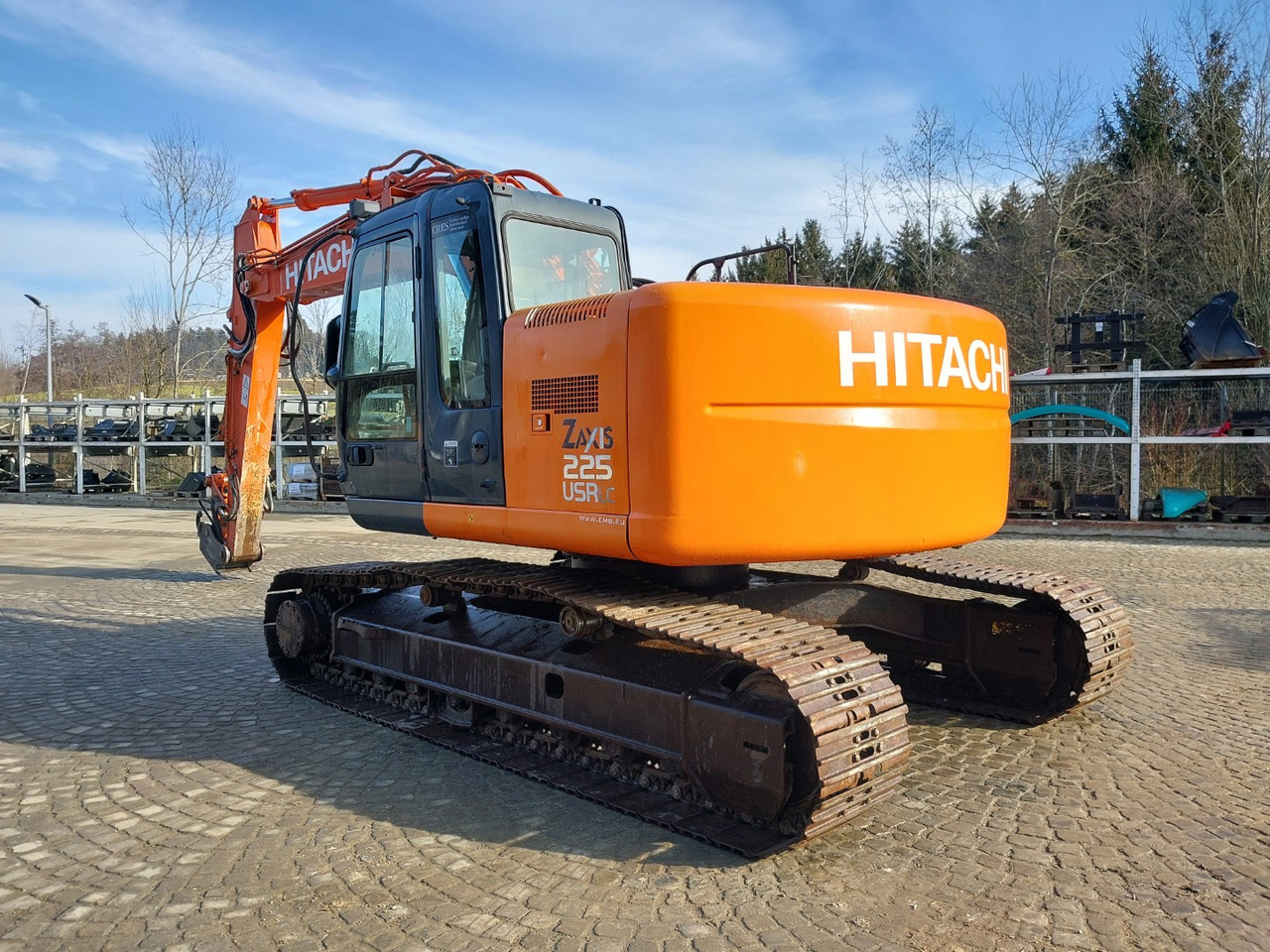 Hitachi ZX225USRLC - Гусеничный экскаватор: фото 2 Hitachi ZX225USRLC - Гусеничный экскаватор: фото 2