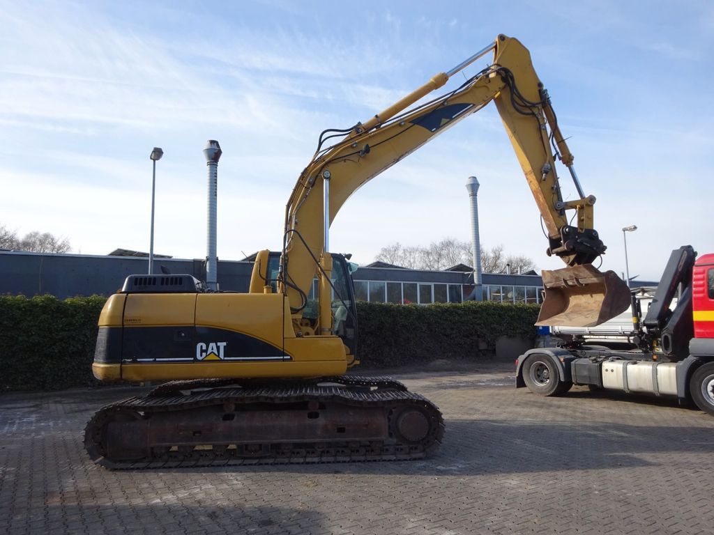 CAT 318CL - Гусеничный экскаватор: фото 3 CAT 318CL - Гусеничный экскаватор: фото 3