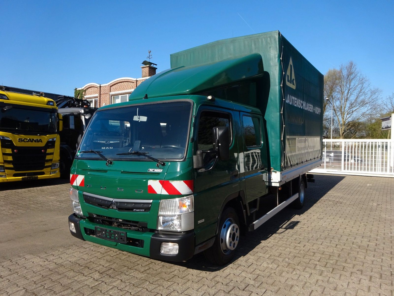 FUSO 7C180D Canter mit Doppelkabine 4x2 - Тентованный фургон, Грузопассажирский фургон: фото 1 FUSO 7C180D Canter mit Doppelkabine 4x2 - Тентованный фургон, Грузопассажирский фургон: фото 1