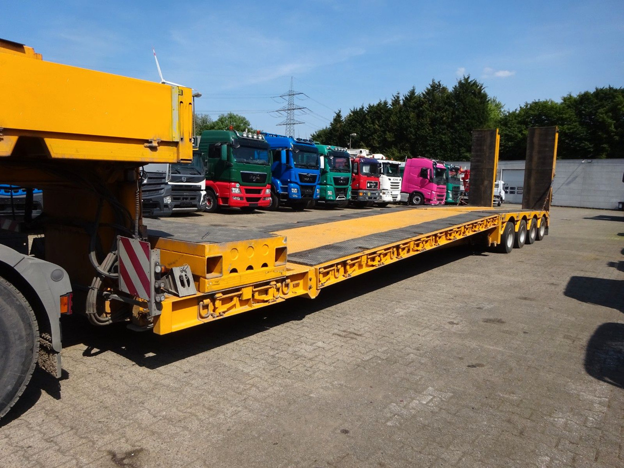 Faymonville 4 Achser Tiefbett abnehmbarem S-Hals ausziehbar - Низкорамный полуприцеп: фото 1 Faymonville 4 Achser Tiefbett abnehmbarem S-Hals ausziehbar - Низкорамный полуприцеп: фото 1