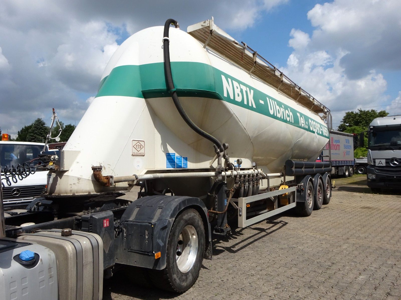 Feldbinder EUT 49.3 Silo für Staub u. Rieselgüter ca. 50m³ - Полуприцеп цистерна для сыпучих грузов: фото 1 Feldbinder EUT 49.3 Silo für Staub u. Rieselgüter ca. 50m³ - Полуприцеп цистерна для сыпучих грузов: фото 1