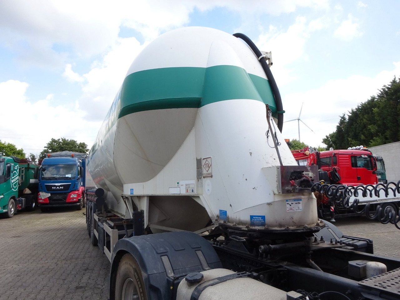 Feldbinder EUT 49.3 Silo für Staub u. Rieselgüter ca. 50m³ - Полуприцеп цистерна для сыпучих грузов: фото 4 Feldbinder EUT 49.3 Silo für Staub u. Rieselgüter ca. 50m³ - Полуприцеп цистерна для сыпучих грузов: фото 4