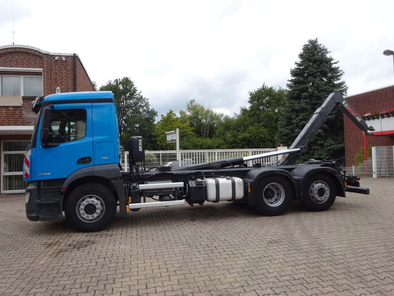 Mercedes-Benz 2533 Antos MULTILIFT Abroller 6x2 - Крюковой мультилифт: фото 3 Mercedes-Benz 2533 Antos MULTILIFT Abroller 6x2 - Крюковой мультилифт: фото 3