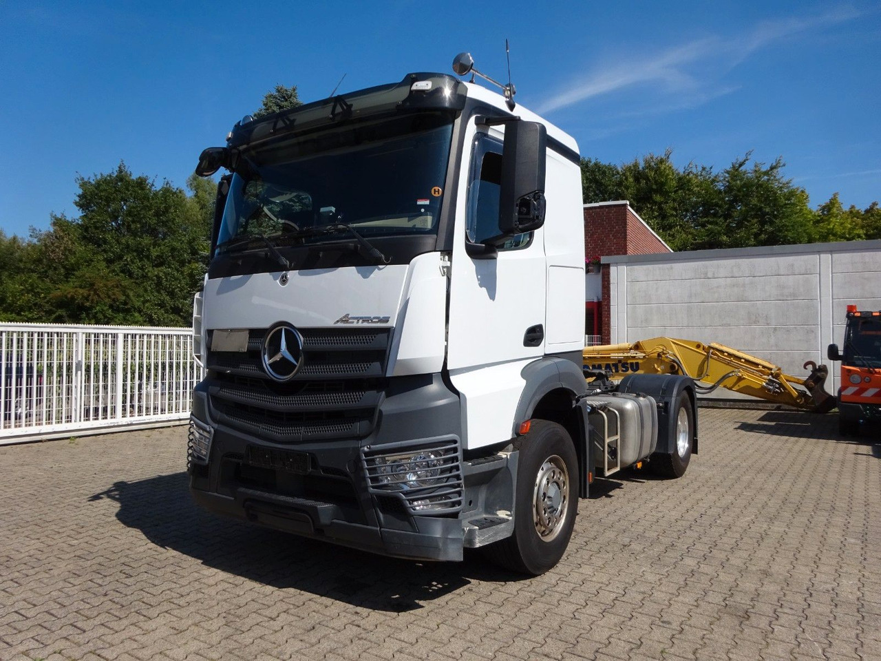 Mercedes-Benz 1846 Actros SZM HAD ALLRAD - Тягач: фото 1 Mercedes-Benz 1846 Actros SZM HAD ALLRAD - Тягач: фото 1