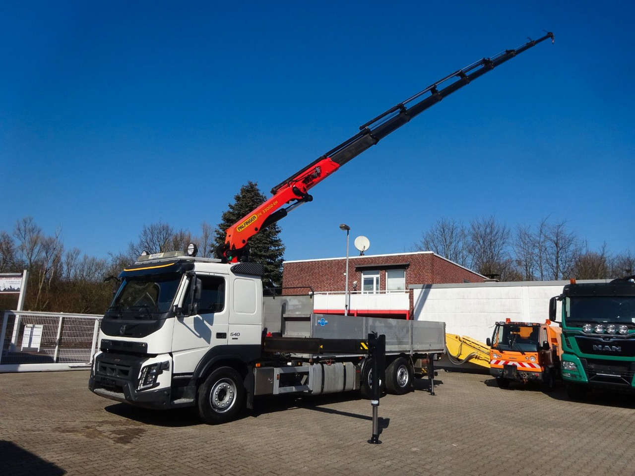 Volvo FMX 540 Pritsche + PK 33002 Kran 6x2 - Автоманипулятор: фото 1 Volvo FMX 540 Pritsche + PK 33002 Kran 6x2 - Автоманипулятор: фото 1