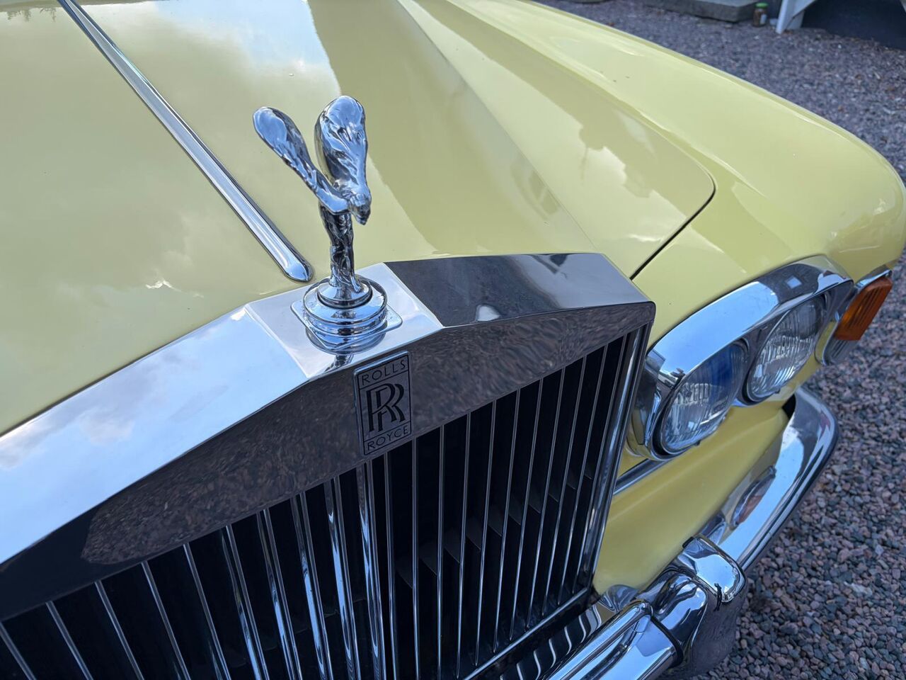 Rolls-Royce SHADOW Corniche 6.3 V8 Aut "ex ELTON JOHN R-R" - Седан: фото 2 Rolls-Royce SHADOW Corniche 6.3 V8 Aut "ex ELTON JOHN R-R" - Седан: фото 2