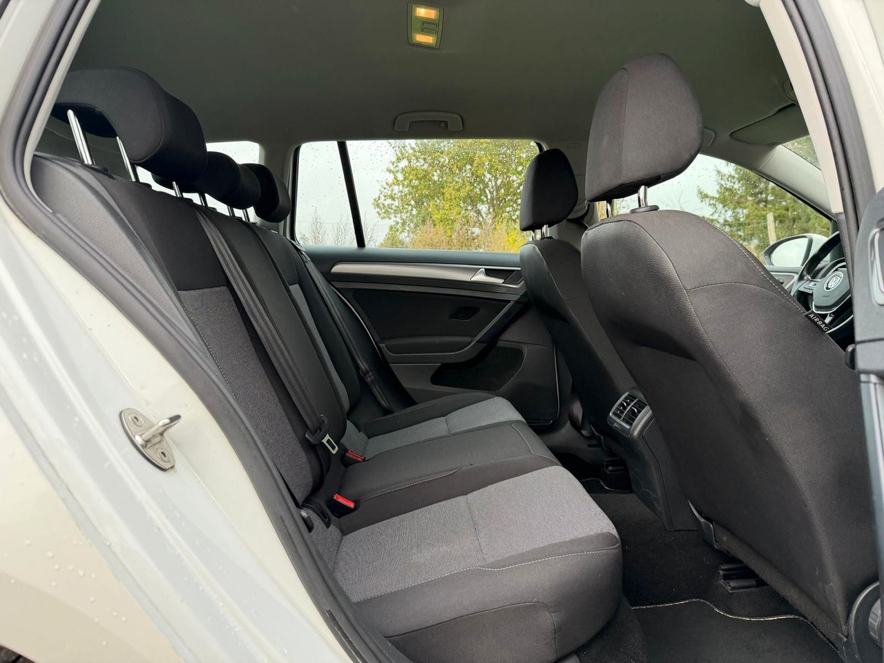 Универсал Volkswagen Golf VII Trendline BlueMotion: фото 16