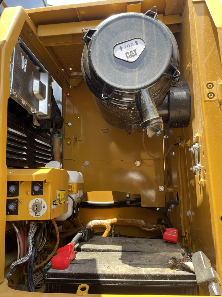 Гусеничный экскаватор CATERPILLAR 323D2L: фото 9