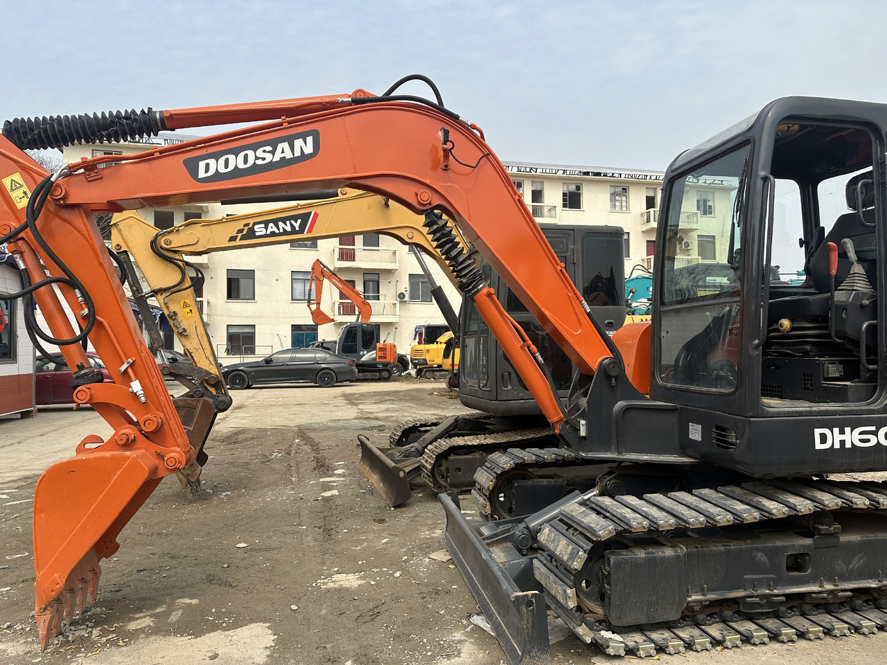 DOOSAN DH60-7 - Гусеничный экскаватор: фото 4 DOOSAN DH60-7 - Гусеничный экскаватор: фото 4
