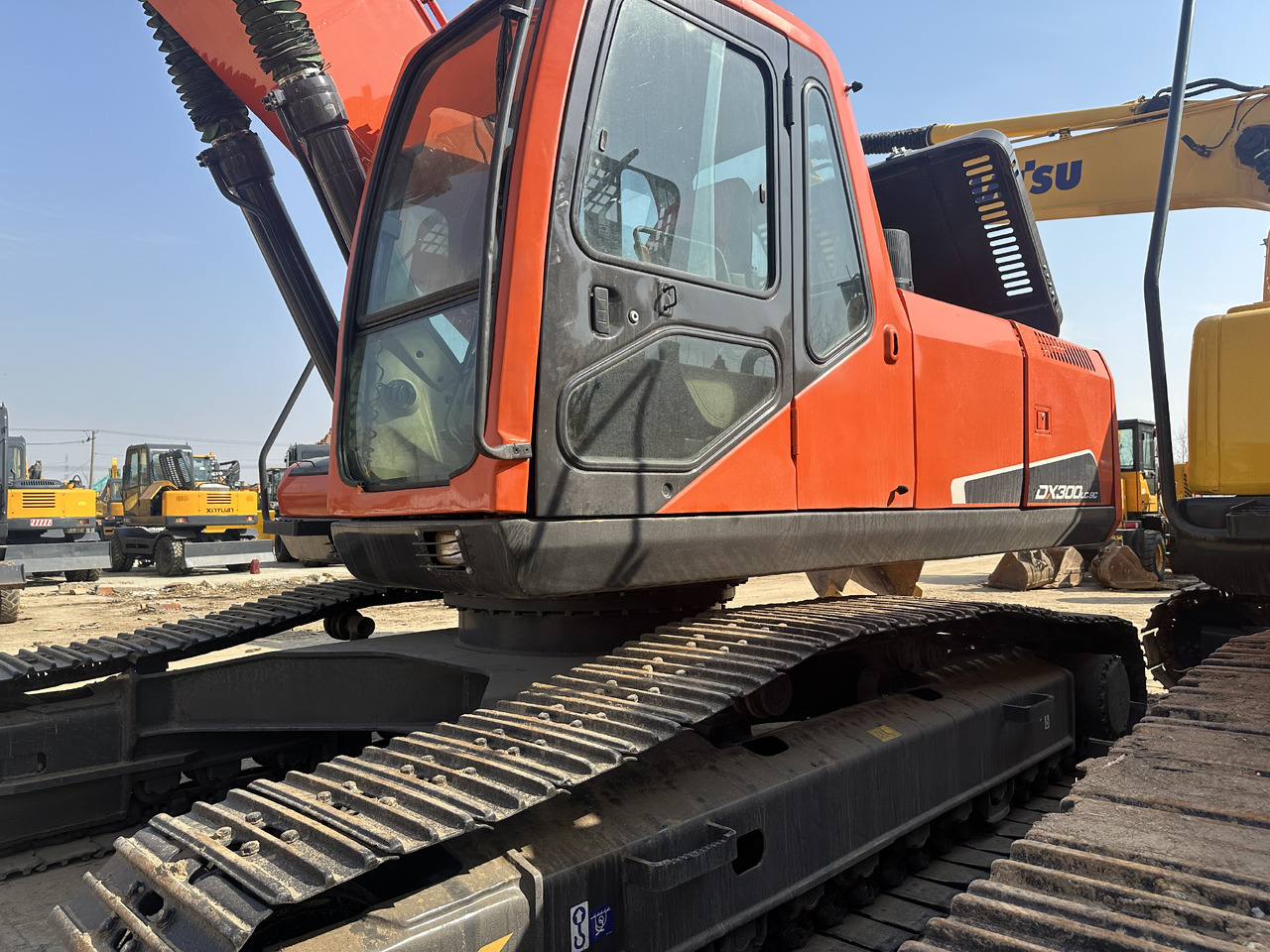 Doosan DX300-9C - Гусеничный экскаватор: фото 3 Doosan DX300-9C - Гусеничный экскаватор: фото 3