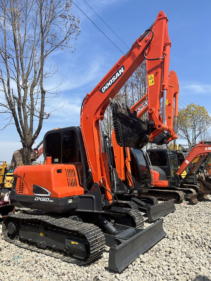 Doosan DX60 - Мини-экскаватор: фото 1 Doosan DX60 - Мини-экскаватор: фото 1