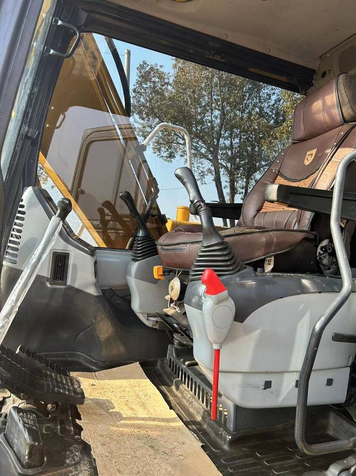 KOMATSU PC 130-8 - Гусеничный экскаватор: фото 5 KOMATSU PC 130-8 - Гусеничный экскаватор: фото 5